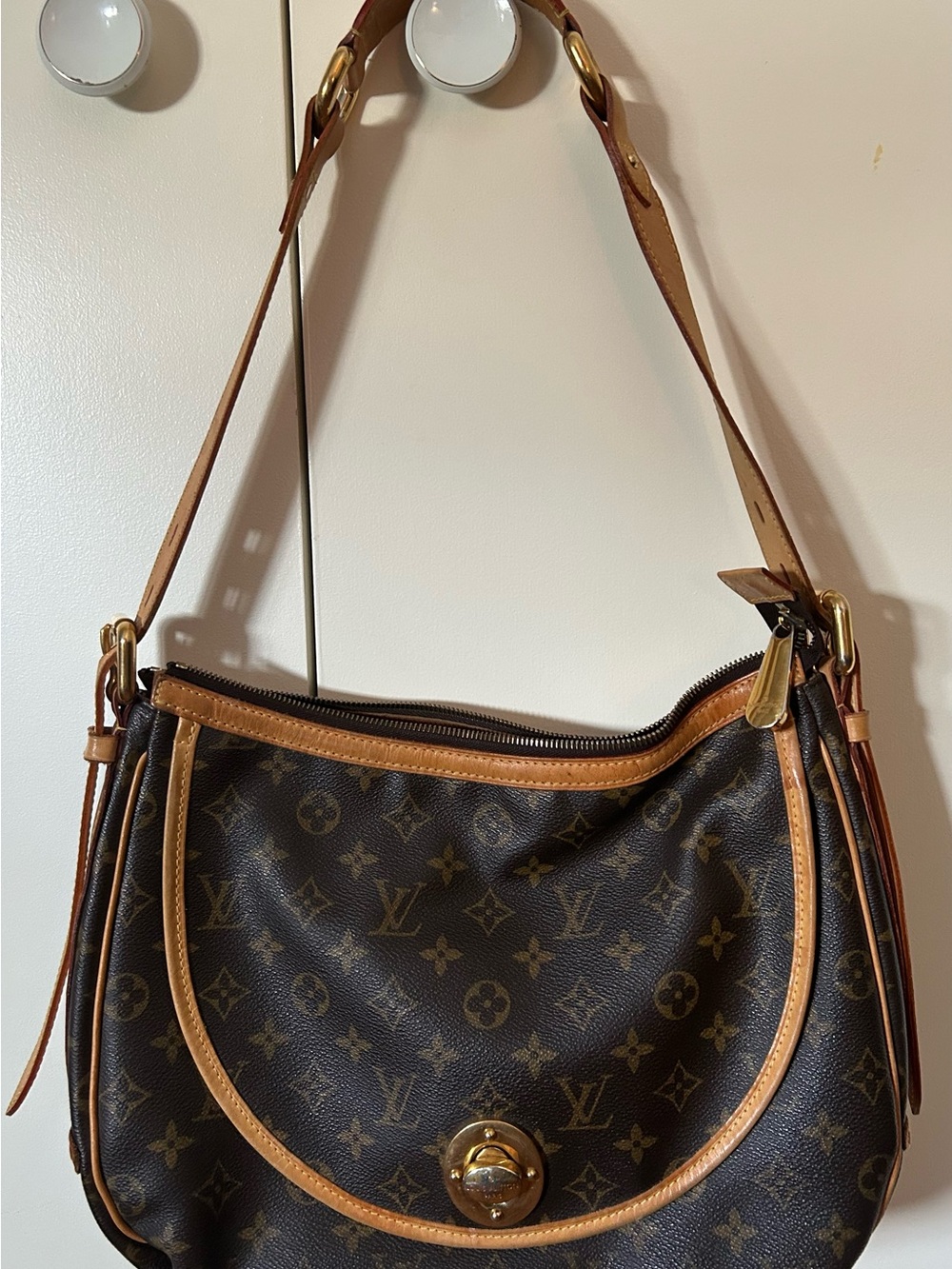 Louis Vuitton Brown Monogram Canvas Shoulder Bag with Vachetta Trim